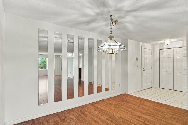 12 Ledgewood Way 21, Peabody, MA 01960