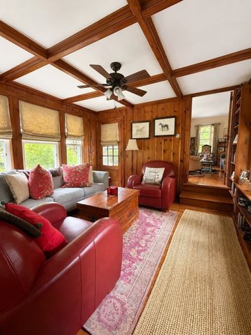 437 High St, Hanson, MA 02341