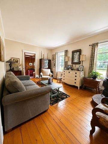437 High St, Hanson, MA 02341