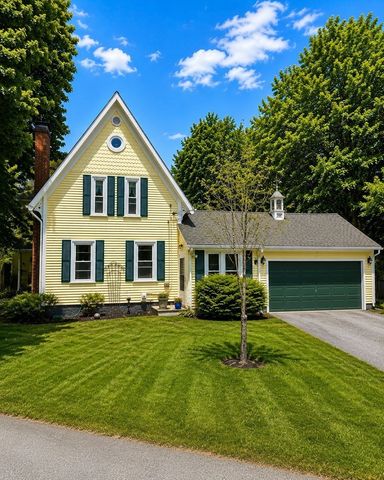 437 High St, Hanson, MA 02341