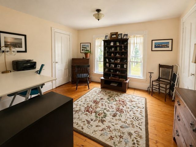 437 High St, Hanson, MA 02341