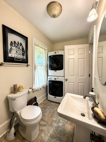 437 High St, Hanson, MA 02341