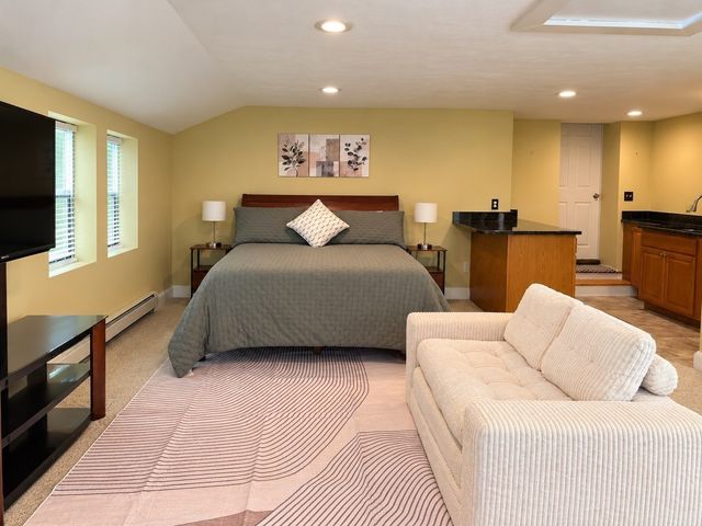 437 High St, Hanson, MA 02341