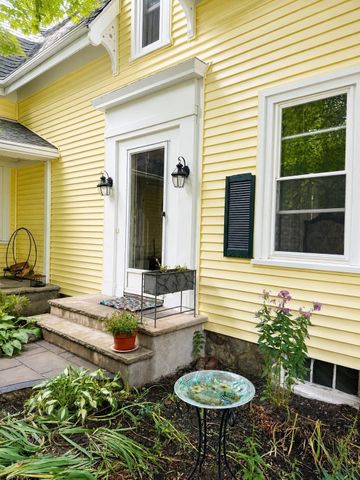 437 High St, Hanson, MA 02341