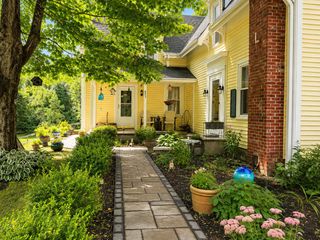 437 High St, Hanson, MA 02341