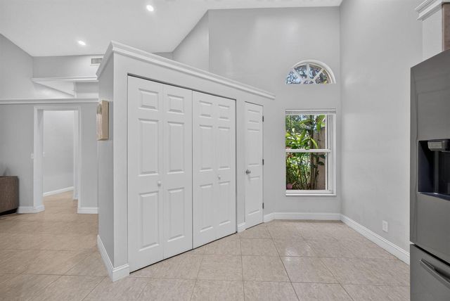 1602 Rosewood Way, Palm Beach Gardens, FL 33418