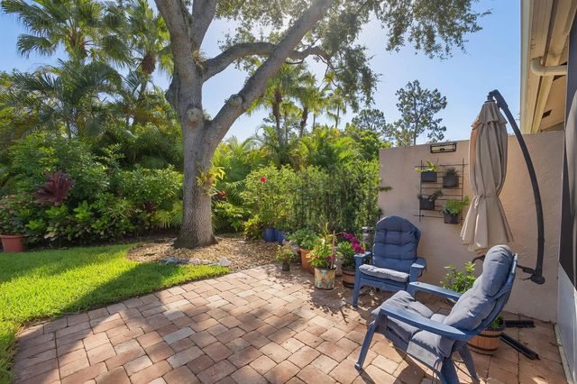1602 Rosewood Way, Palm Beach Gardens, FL 33418