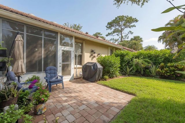 1602 Rosewood Way, Palm Beach Gardens, FL 33418