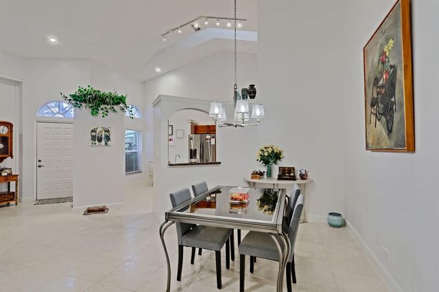 1602 Rosewood Way, Palm Beach Gardens, FL 33418