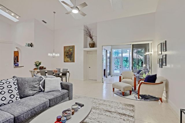 1602 Rosewood Way, Palm Beach Gardens, FL 33418