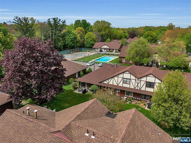 22-1 Tamaron Drive, Waldwick, NJ 07463
