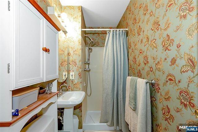 22-1 Tamaron Drive, Waldwick, NJ 07463