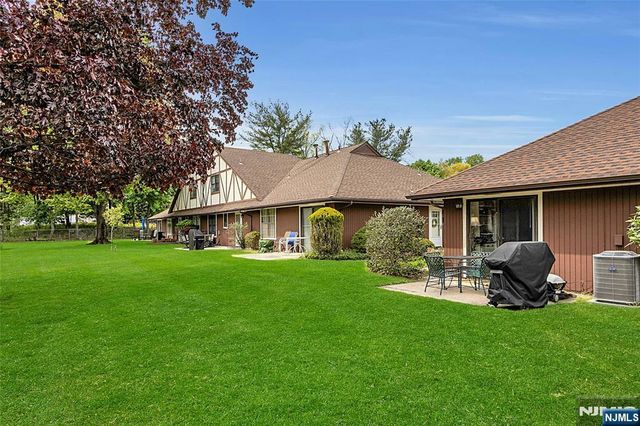 22-1 Tamaron Drive, Waldwick, NJ 07463