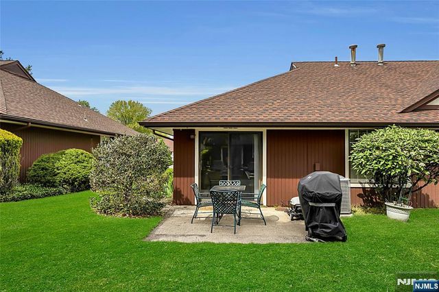 22-1 Tamaron Drive, Waldwick, NJ 07463