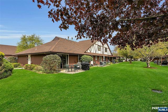 22-1 Tamaron Drive, Waldwick, NJ 07463