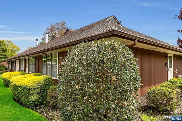 22-1 Tamaron Drive, Waldwick, NJ 07463