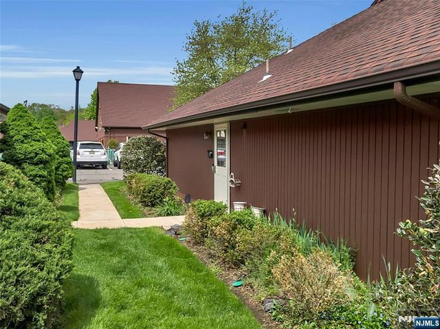 22-1 Tamaron Drive, Waldwick, NJ 07463