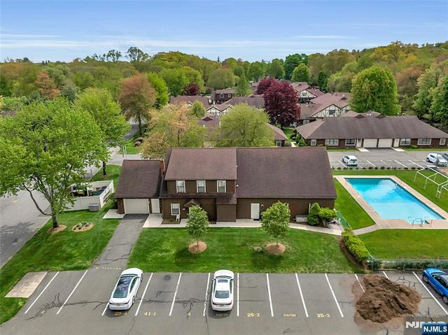 22-1 Tamaron Drive, Waldwick, NJ 07463