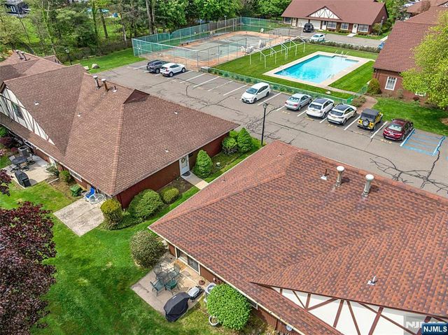 22-1 Tamaron Drive, Waldwick, NJ 07463