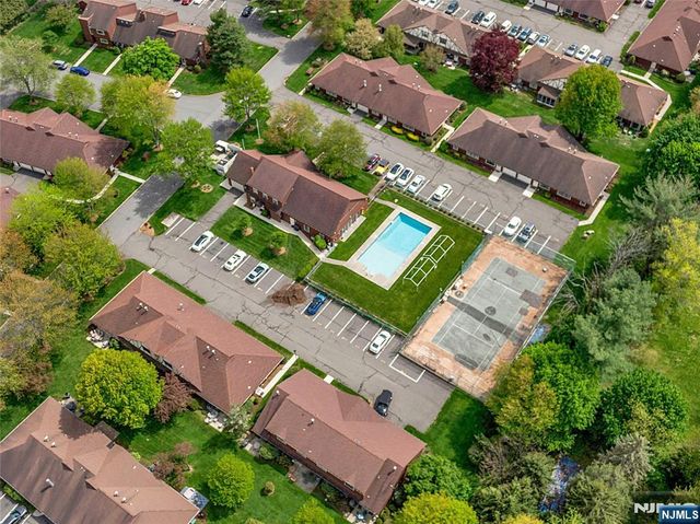 22-1 Tamaron Drive, Waldwick, NJ 07463
