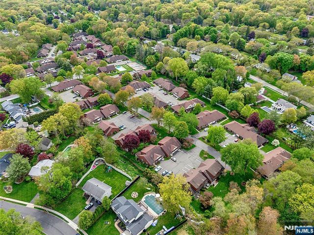 22-1 Tamaron Drive, Waldwick, NJ 07463
