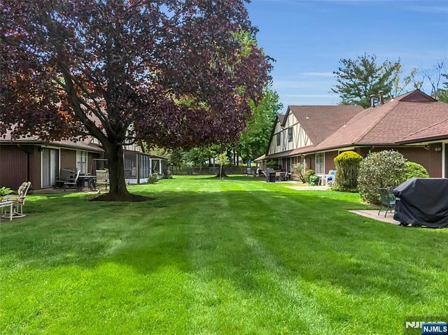 22-1 Tamaron Drive, Waldwick, NJ 07463