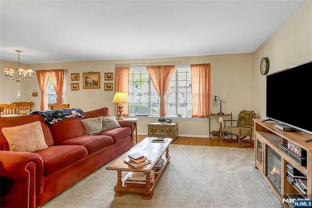 22-1 Tamaron Drive, Waldwick, NJ 07463