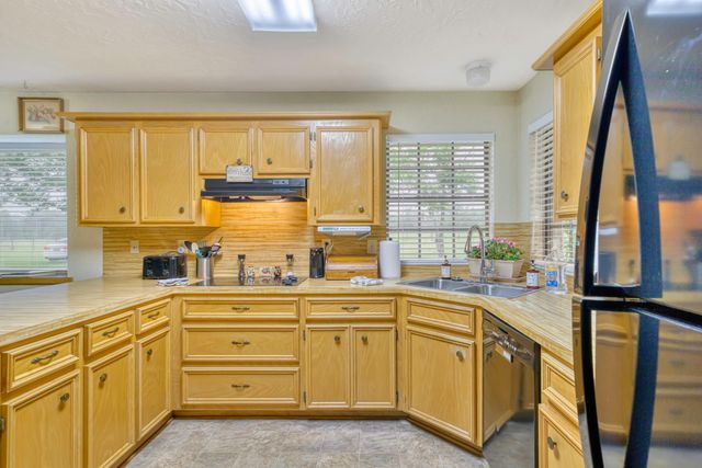 5350 Wiseman Road, Midway, TX 75852