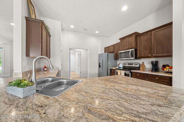 147 SW Whirl Street SW, Palm Bay, FL 32908