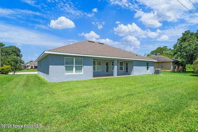 147 SW Whirl Street SW, Palm Bay, FL 32908