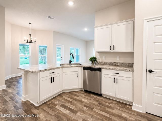 147 SW Whirl Street SW, Palm Bay, FL 32908
