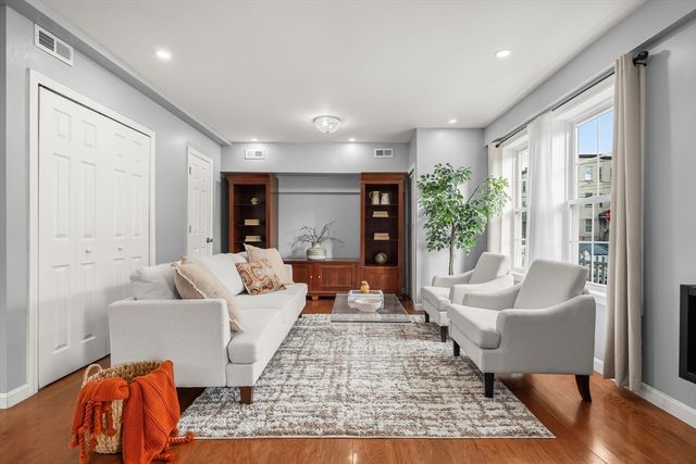 32 Alma St 32, Lawrence, MA 01841