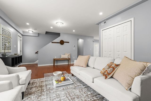 32 Alma St 32, Lawrence, MA 01841