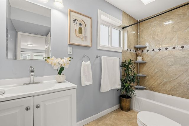 32 Alma St 32, Lawrence, MA 01841