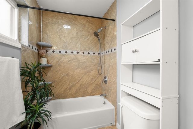 32 Alma St 32, Lawrence, MA 01841