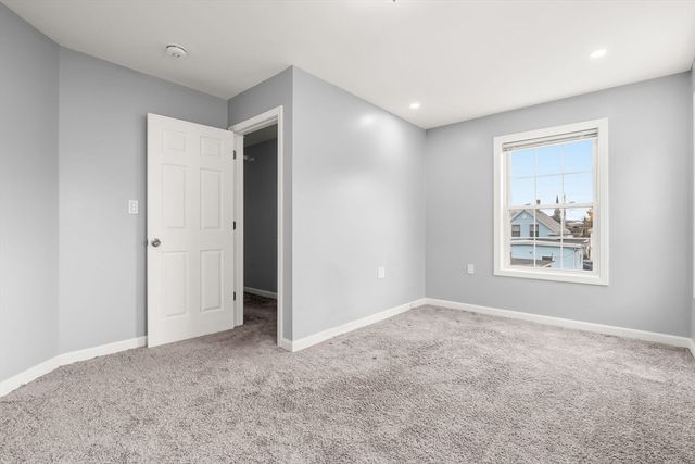 32 Alma St 32, Lawrence, MA 01841