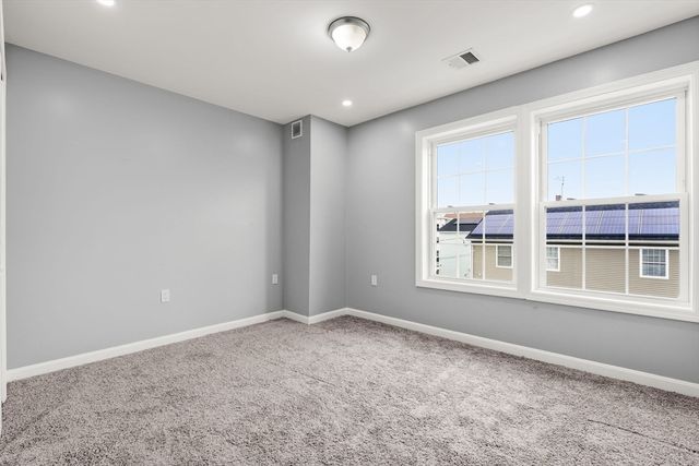 32 Alma St 32, Lawrence, MA 01841