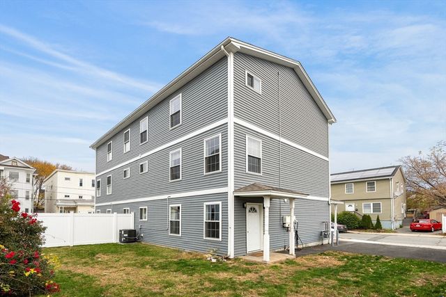 32 Alma St 32, Lawrence, MA 01841