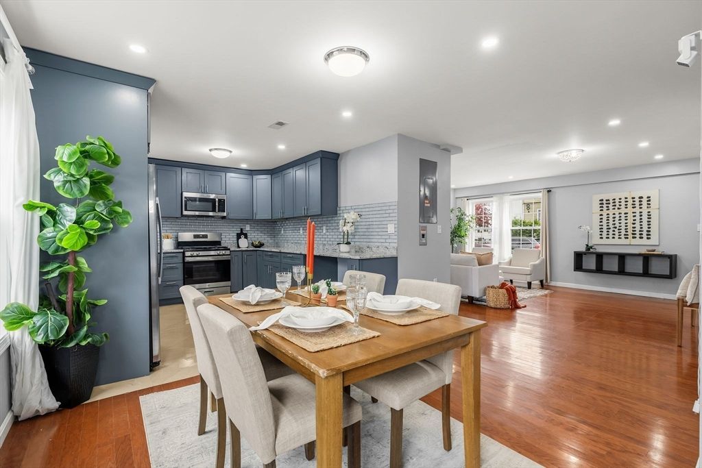 32 Alma St 32, Lawrence, MA 01841