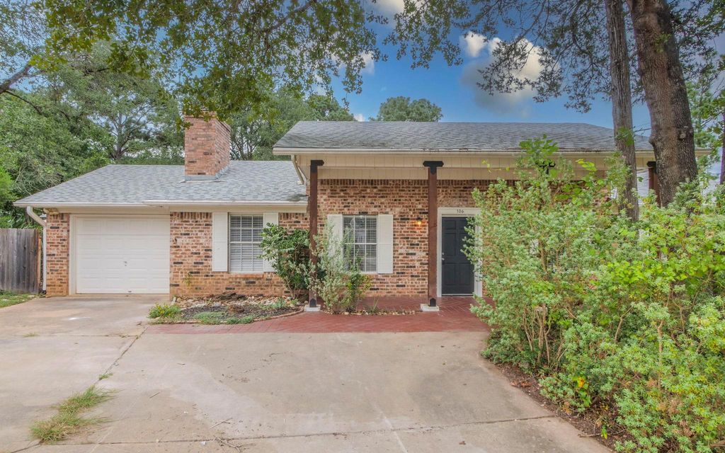 106 Grand Canyon DR, Bastrop, TX 78602