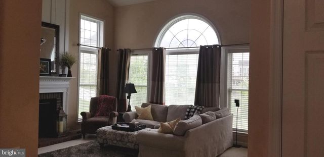 8171 DOUGLAS FIR DR, Lorton, VA 22079