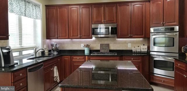 8171 DOUGLAS FIR DR, Lorton, VA 22079