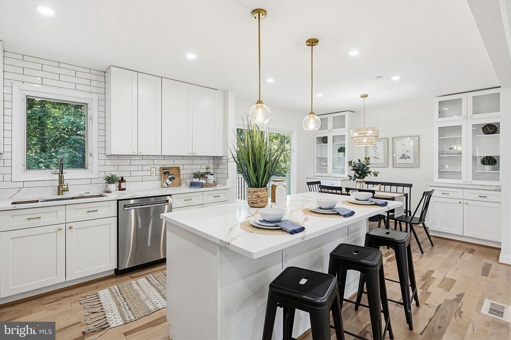 Image 11 of property listing at 3 BELHAVEN CT, Severna Park, MD 21146