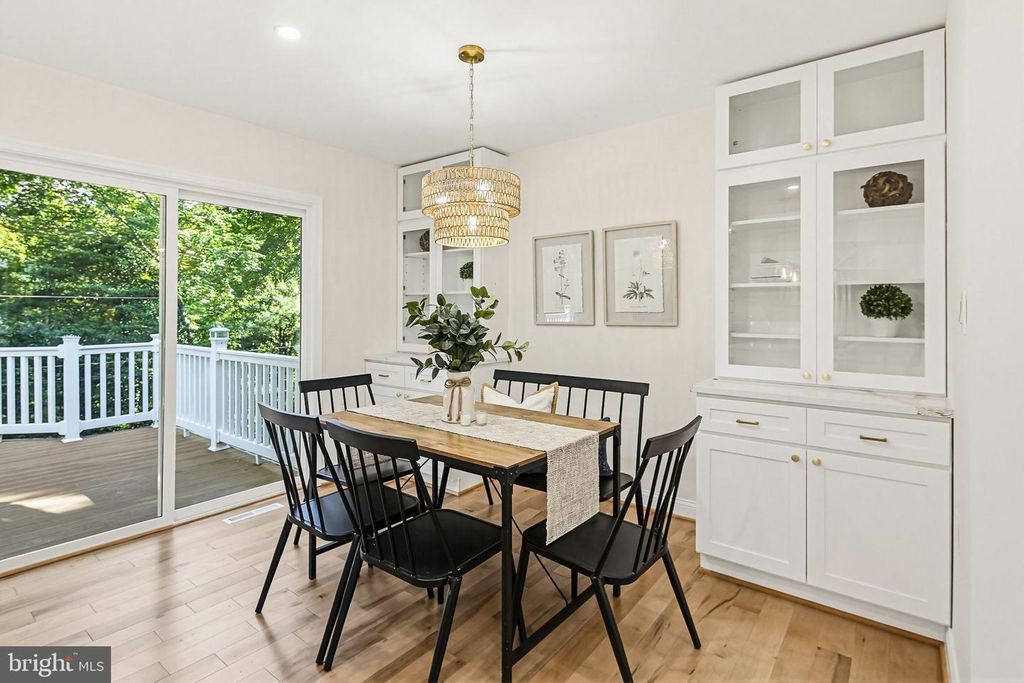 Image 17 of property listing at 3 BELHAVEN CT, Severna Park, MD 21146