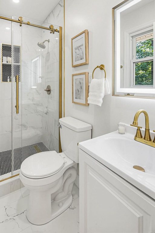 Image 19 of property listing at 3 BELHAVEN CT, Severna Park, MD 21146