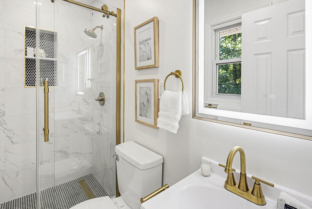 Image 20 of property listing at 3 BELHAVEN CT, Severna Park, MD 21146