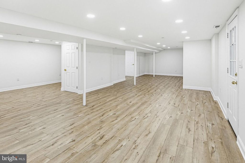 Image 26 of property listing at 3 BELHAVEN CT, Severna Park, MD 21146