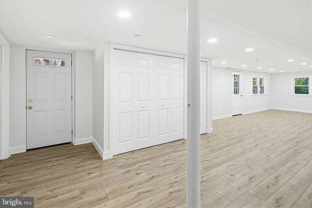 Image 27 of property listing at 3 BELHAVEN CT, Severna Park, MD 21146