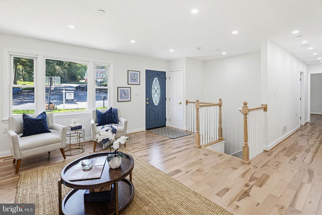 Image 4 of property listing at 3 BELHAVEN CT, Severna Park, MD 21146