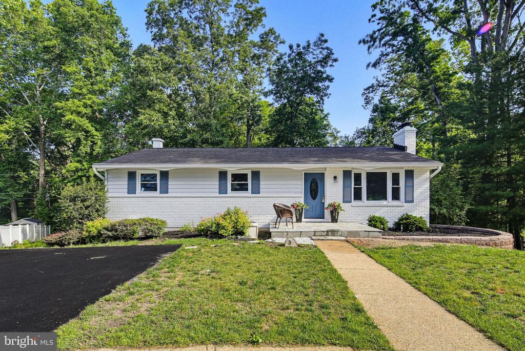 Image 35 of property listing at 3 BELHAVEN CT, Severna Park, MD 21146